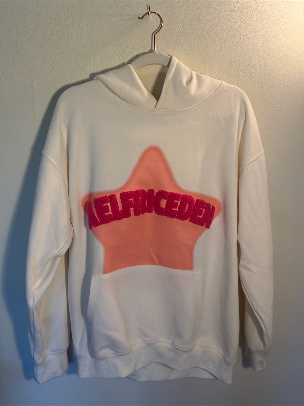 Aelfric Eden Cream Hoodie Sweatshirt with Pink Star Graphic